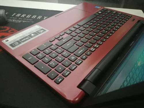 FINAL PRICE DROP!!*1ST BID TAKES!*AS NEW*ACER ASPIRE E15 RED*i3-4005U*4GB*1000GB HDD*HD